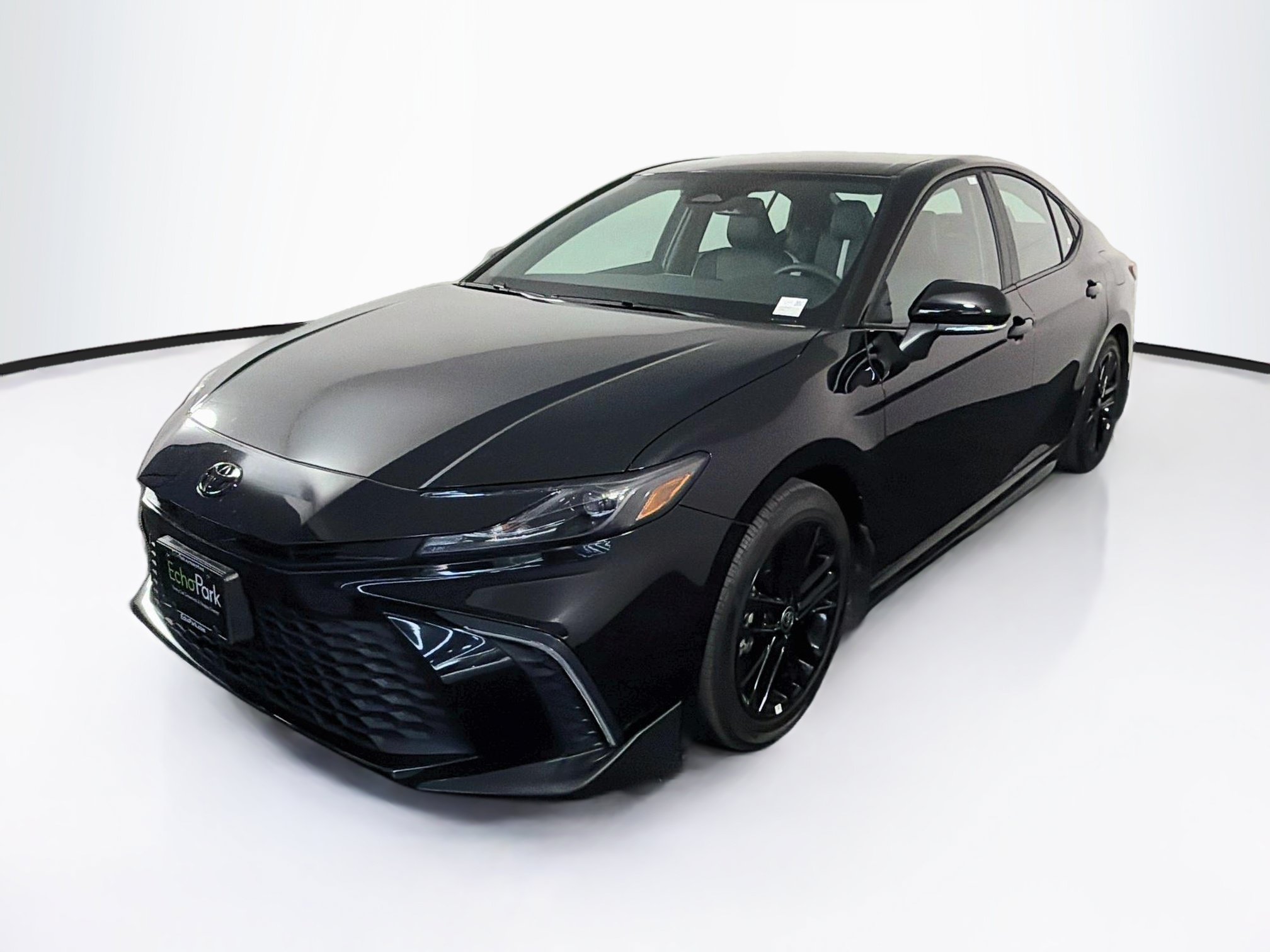 Used 2026 Toyota Camry SE w/ Convenience Package FWD image 3