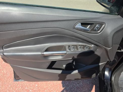 Used 2019 Ford Escape SEL FWD image 10