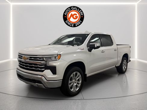 Used 2025 Chevrolet Silverado 1500 LTZ AWD/4WD image 7