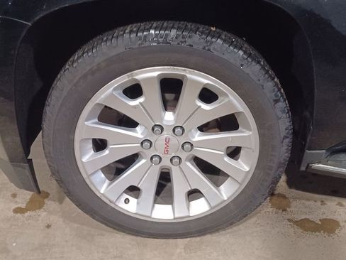 Used 2016 GMC Yukon XL Denali w/ Open Road Package image 3