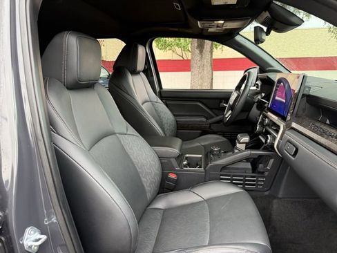 Used 2024 Toyota Tacoma Limited w/ Limited Package (LT) image 32