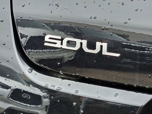 Certified 2025 Kia Soul LX w/ LX Technology Package FWD image 12