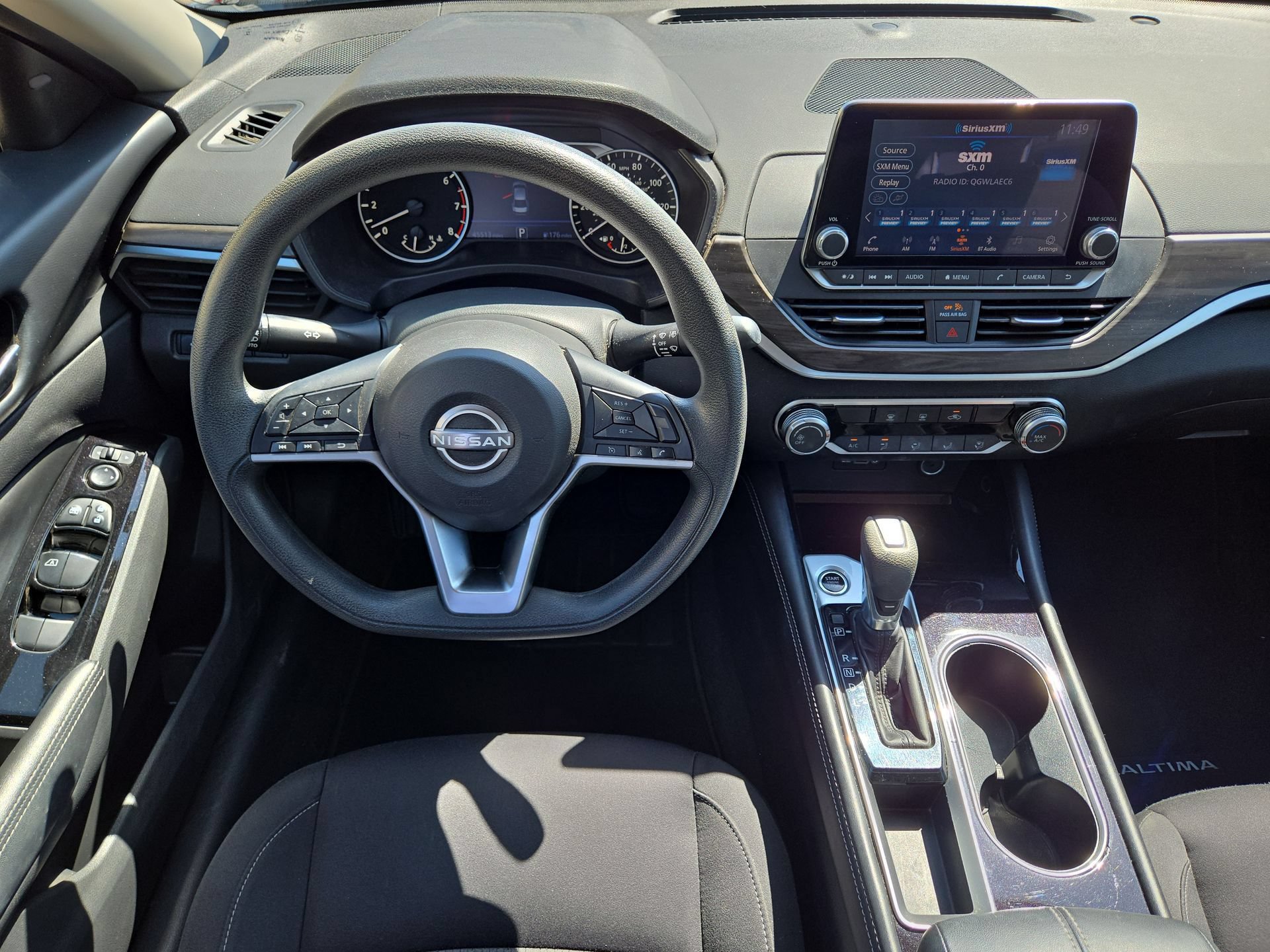 Used 2023 Nissan Altima 2.5 SV FWD image 14