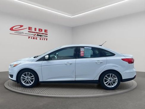 Used 2015 Ford Focus SE FWD image 6