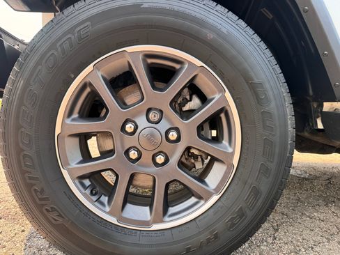 Used 2020 Jeep Gladiator Overland AWD/4WD image 33