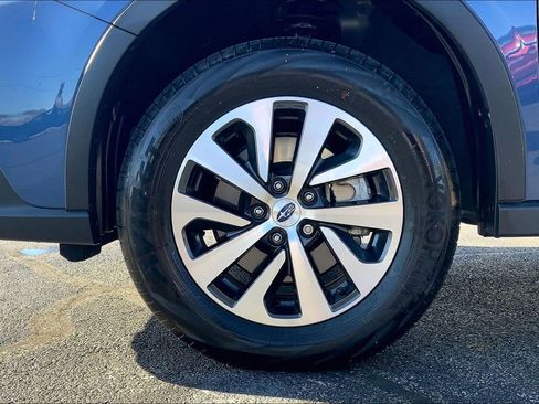 Certified 2022 Subaru Outback Premium image 10