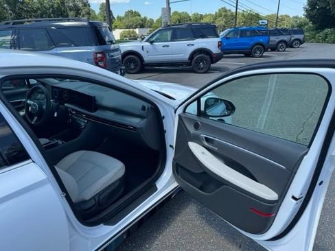 Used 2025 Hyundai Sonata SEL FWD image 15