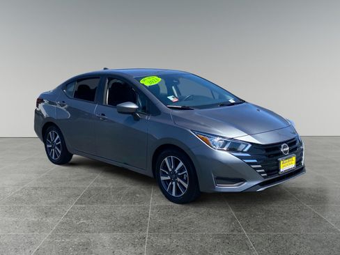 Used 2023 Nissan Versa SV FWD image 7