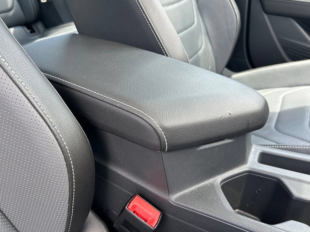 Certified 2025 Volkswagen Jetta SEL FWD image 76