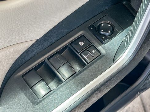 Used 2021 Toyota RAV4 XLE w/ Carpet Mat Package (TMS) FWD image 25