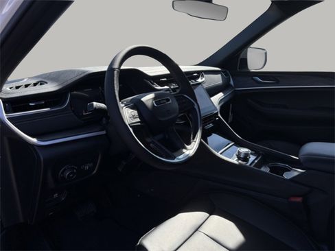 New 2025 Jeep Grand Cherokee L Limited image 14