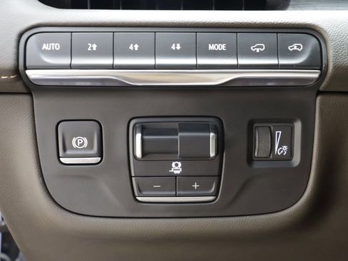 Used 2024 Cadillac Escalade ESV Sport w/ LPO, ONYX Package AWD/4WD image 15
