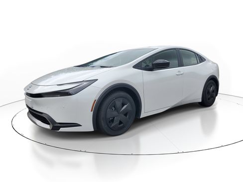 New 2026 Toyota Prius Plug-In Hybrid FWD image 3