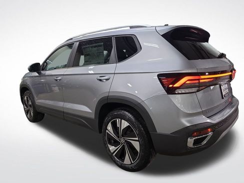 New 2026 Volkswagen Taos SE AWD/4WD image 7