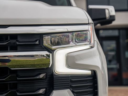 Used 2025 Chevrolet Silverado 1500 LT AWD/4WD image 10