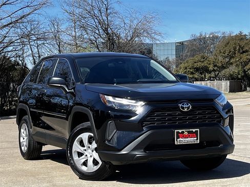 Used 2025 Toyota RAV4 LE image 2