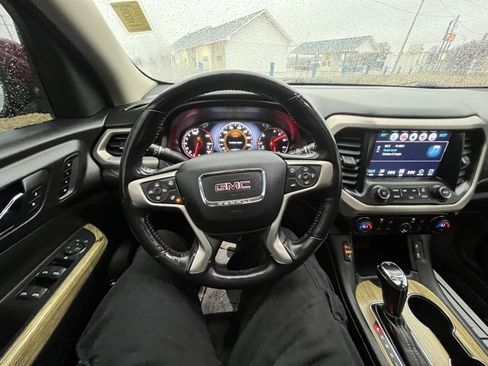 Used 2019 GMC Acadia Denali image 13