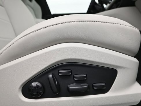 New 2025 Porsche Macan 4S Electric image 15