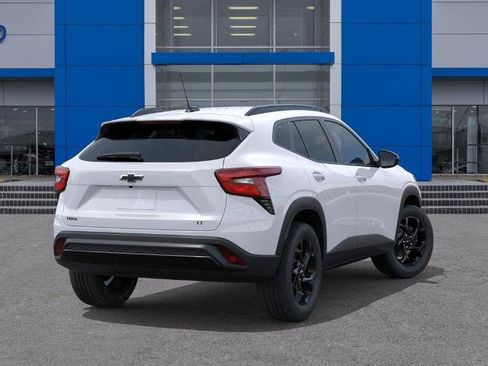 New 2026 Chevrolet Trax LT FWD image 4