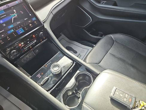 Used 2021 Jeep Grand Cherokee L Limited image 30