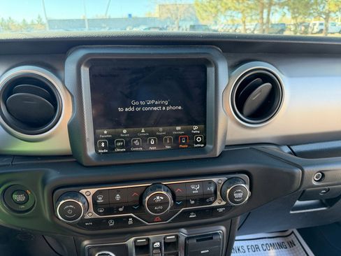 Used 2021 Jeep Wrangler Unlimited Sport image 28