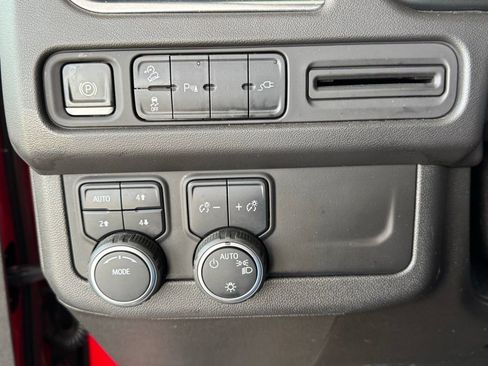 Used 2021 Chevrolet Tahoe Z71 AWD/4WD image 38
