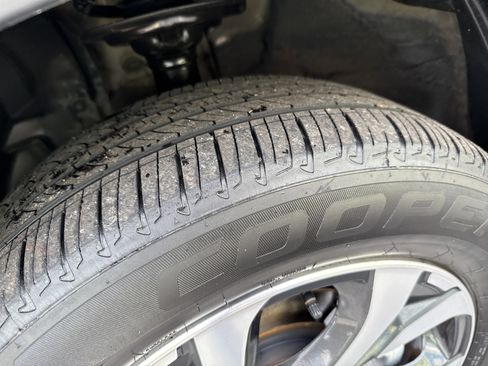 Used 2022 Subaru Outback Touring w/ Popular Package #2 image 12