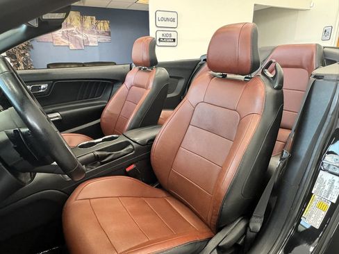 Used 2017 Ford Mustang GT Premium image 16