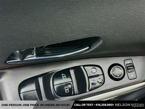 Used 2019 Nissan Kicks SR image 17