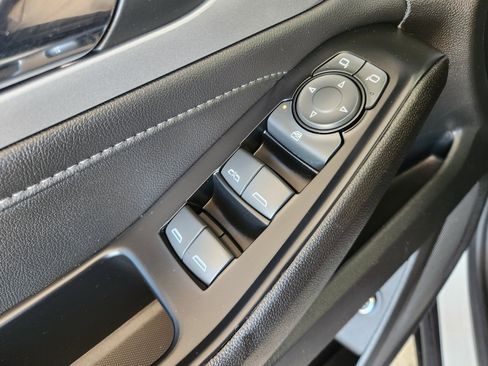 Certified 2023 Chevrolet Traverse LT image 25