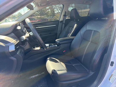 Used 2024 Nissan Altima 2.5 SR AWD/4WD image 11