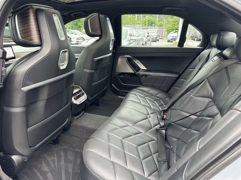 Used 2023 BMW 740i w/ Parking Assistance Package RWD image 32
