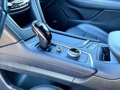 Used 2021 Cadillac XT5 Premium Luxury image 14