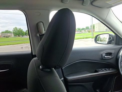 Used 2019 Jeep Compass Sport w/ Cold Weather Group AWD/4WD image 13