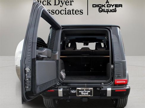 Used 2024 Mercedes-Benz G 550 image 28