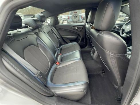 Used 2015 Chrysler 200 S image 23