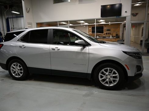 Used 2022 Chevrolet Equinox LT image 4