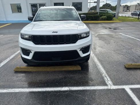 Used 2025 Jeep Grand Cherokee Limited w/ Black Appearance Package RWD image 6