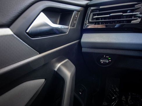 New 2026 Volkswagen Jetta SE image 32