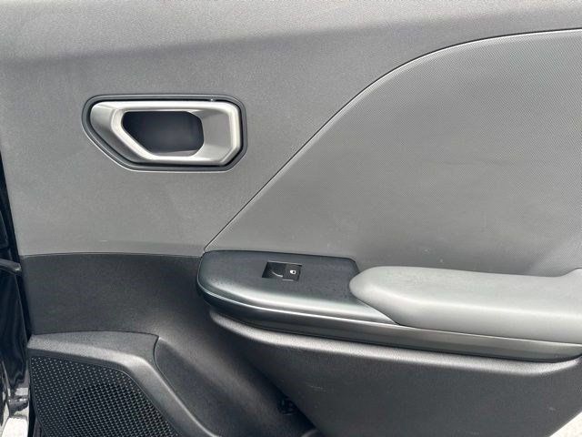 Used 2025 Kia K4 FWD image 38
