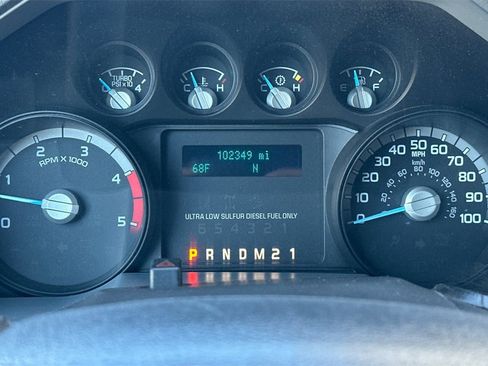 Used 2013 Ford F550 2WD Crew Cab Super Duty w/ Payload Upgrade Pkg image 22