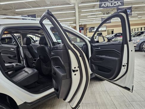 Used 2016 Cadillac SRX Performance w/ Midnight Edition Package FWD image 15