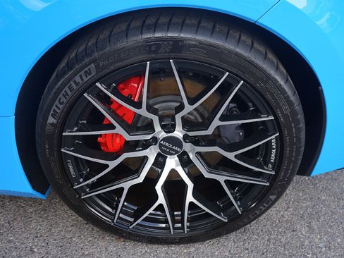 Used 2023 Chevrolet Corvette Stingray Coupe w/ Z51 Performance Package image 21