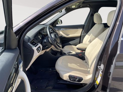 Used 2017 BMW X1 xDrive28i AWD/4WD image 5