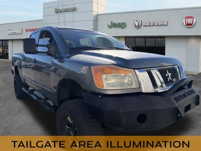 Used 2014 Nissan Titan SV w/ SV Premium Utility Package AWD/4WD image 19