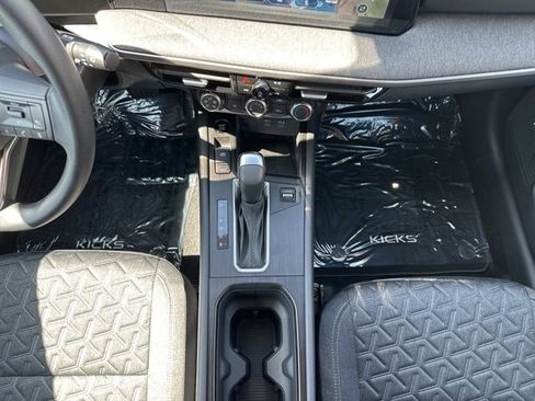New 2025 Nissan Kicks SV image 19