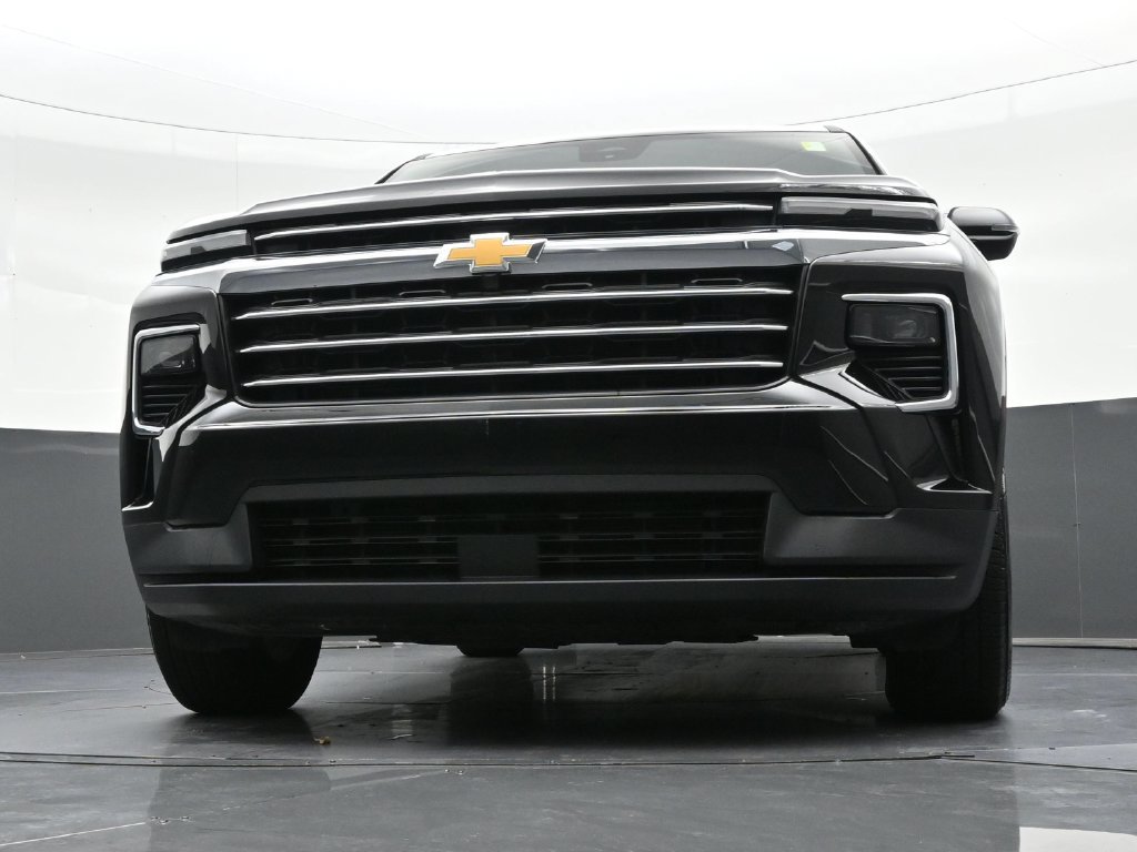 Used 2025 Chevrolet Traverse LT FWD image 32