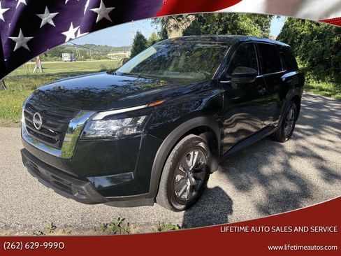 Used 2024 Nissan Pathfinder S w/ Cargo Package AWD/4WD image 1