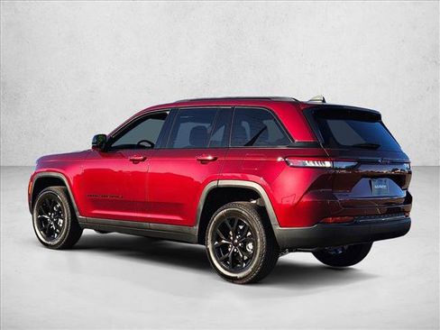 New 2025 Jeep Grand Cherokee Altitude w/ Trailer Tow Package image 9