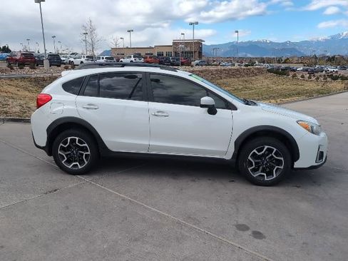 Used 2017 Subaru Crosstrek 2.0i Premium image 8